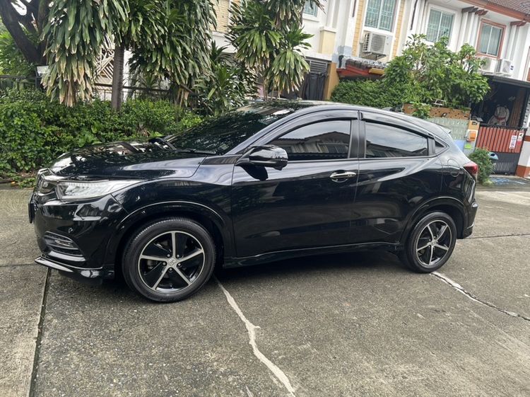 Honda HR-V 2019 1.8 RS Sedan เบนซิน เกียร์อัตโนมัติ ดำ รูปที่ 4