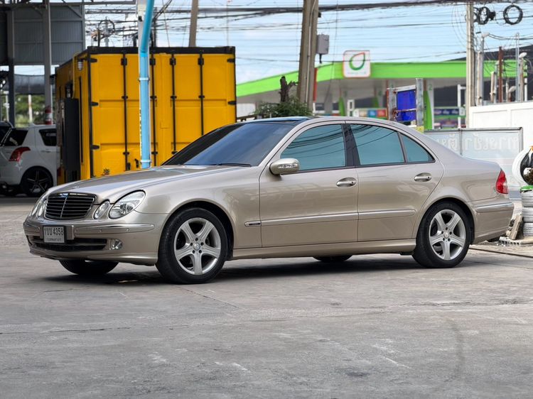 รถ Mercedes-Benz E-Class E200 Kompressor สี บรอนซ์ทอง
