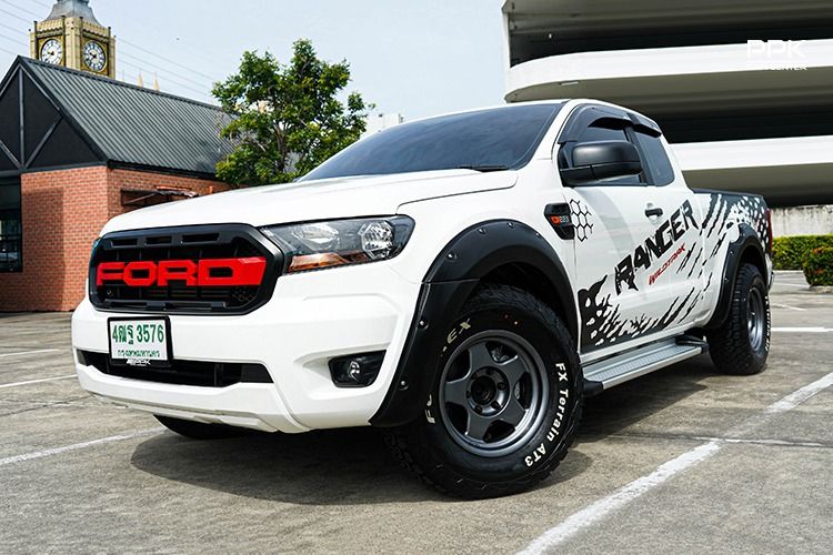 รถ Ford Ranger 2.2 XL สี ขาว