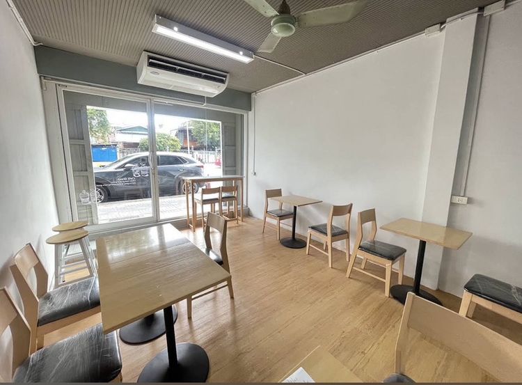 ชุดโต๊ะเก้าอี้ร้านกาแฟแบบมินิมอล รูปที่ 2