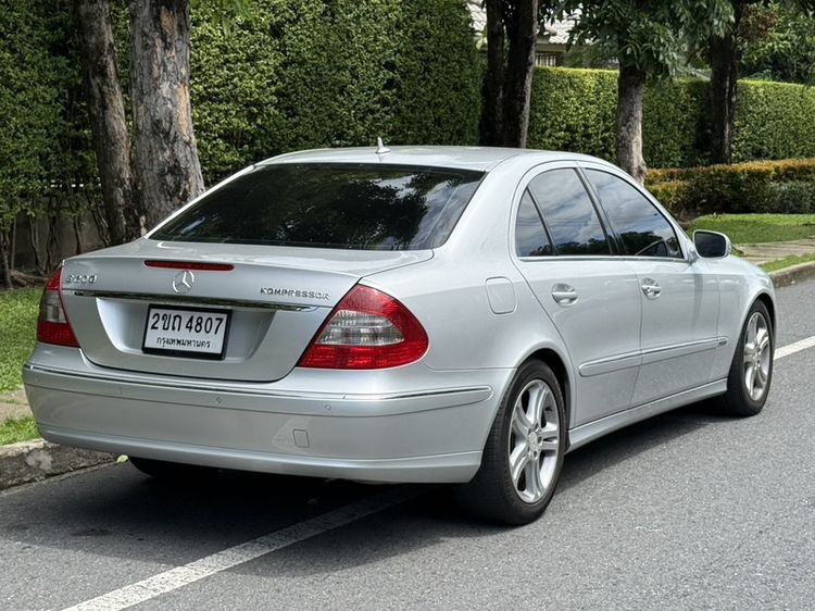 Mercedes-Benz E-Class 2009 E200 CGI Sedan เบนซิน ไม่ติดแก๊ส เกียร์ธรรมดา บรอนซ์เงิน รูปที่ 4
