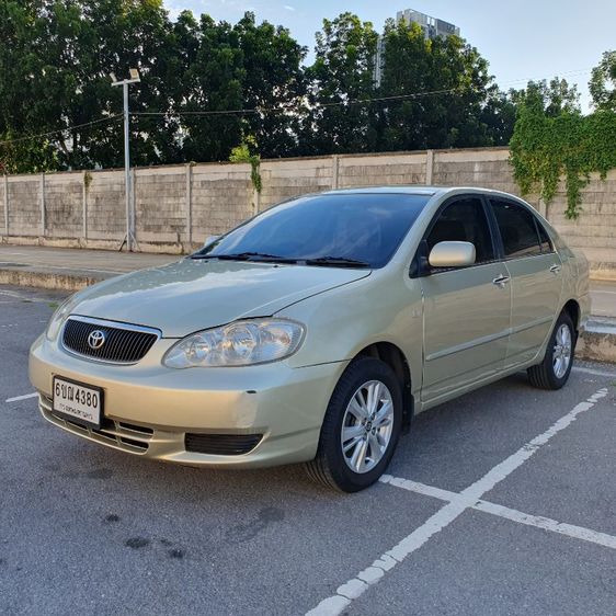 รถ Toyota Altis 1.6 E สี เบจ