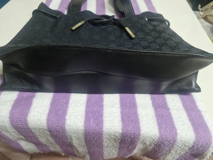 Gucci GG Canvas Drawstring Tote Bag สีดำ รูปที่ 2