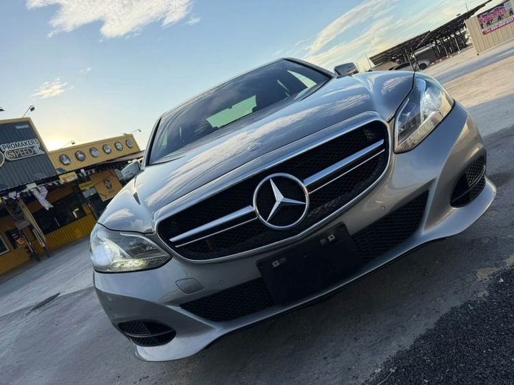 Mercedes-Benz E-Class 2014 E200 Sedan เบนซิน เกียร์อัตโนมัติ เทา รูปที่ 2