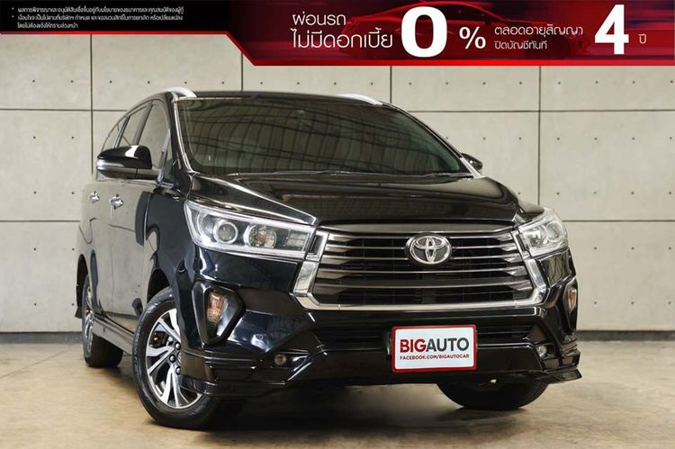 รถ Toyota Innova 2.8 Crysta สี ดำ