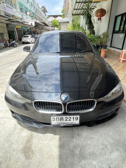รถ BMW Series 3 316i สี ดำ