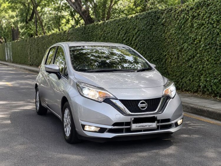 รถ Nissan Note 1.2 VL สี บรอนซ์เงิน