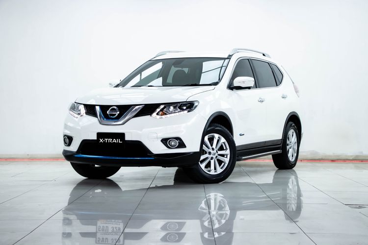 รถ Nissan X-Trail 2.0 V Hybrid 4WD สี ขาว