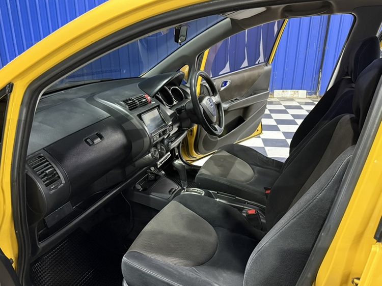 Honda Jazz 2006 1.5 Cool Sedan เบนซิน LPG เกียร์อัตโนมัติ เหลือง รูปที่ 4