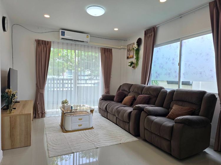 อื่นๆ ตกแต่งครบ 2022 ให้เช่าบ้านเดี่ยว Lake Valley ศรีราชา 3 นอน 2 น้ำ ใกล้นิคมอุตสาหกรรม 25,000 บาทเดือน รูปที่ 2