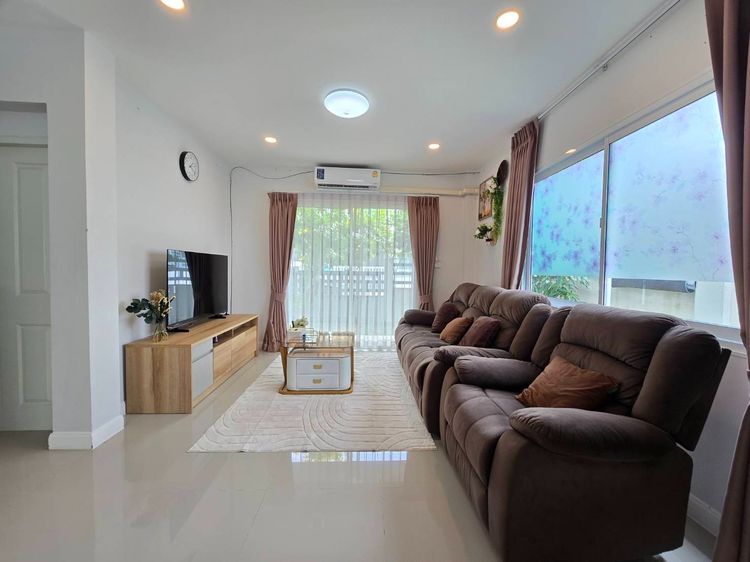 ให้เช่าบ้านเดี่ยว Lake Valley ศรีราชา 3 นอน 2 น้ำ ใกล้นิคมอุตสาหกรรม  25,000 บาทเดือน