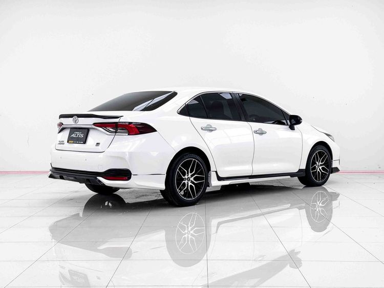 Toyota Altis 2019 1.8 GR Sport CVT Sedan เบนซิน ไม่ติดแก๊ส เกียร์อัตโนมัติ ขาว รูปที่ 4