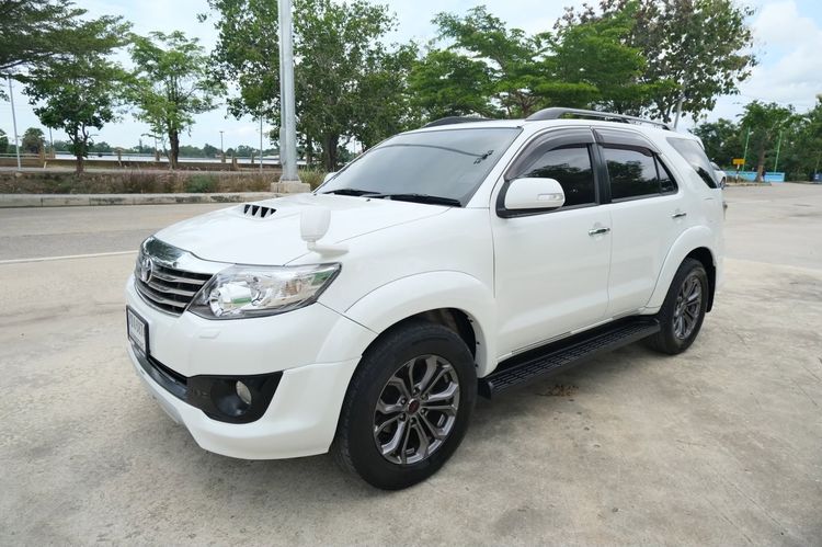 Toyota Fortuner 2014 3.0 TRD Sportivo 4WD Utility-car ดีเซล ไม่ติดแก๊ส เกียร์อัตโนมัติ ขาว รูปที่ 3