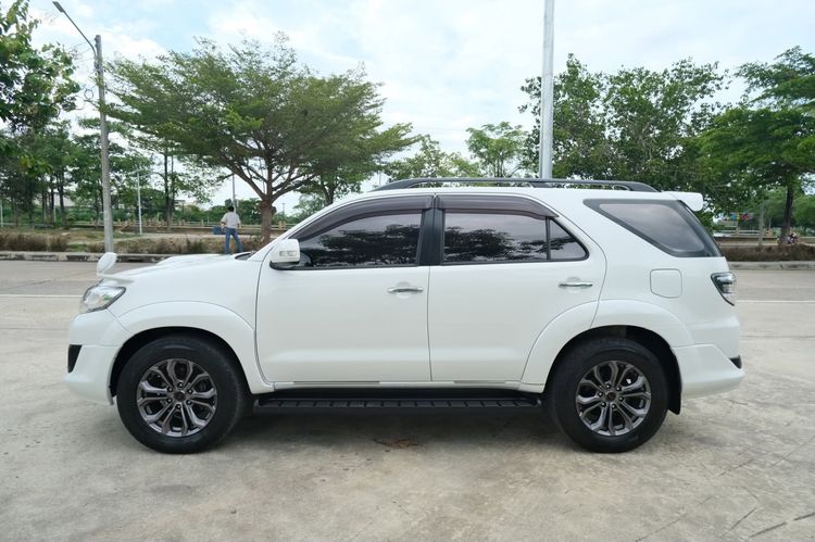 Toyota Fortuner 2014 3.0 TRD Sportivo 4WD Utility-car ดีเซล ไม่ติดแก๊ส เกียร์อัตโนมัติ ขาว รูปที่ 4