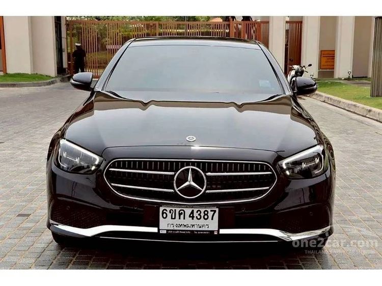 Mercedes-Benz E-Class 2022 2.0 E300e Avantgarde Sedan ปลั๊กอินไฮบริด (PHEV) ไม่ติดแก๊ส เกียร์อัตโนมัติ ดำ รูปที่ 3