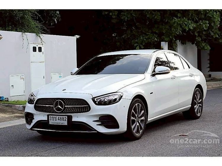 รถ Mercedes-Benz E-Class 2.0 E300e Avantgarde สี ขาว