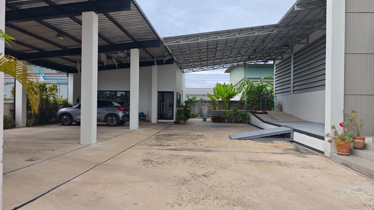 Turnkey Executive HQ - Commercial Estate with Warehouse รูปที่ 4