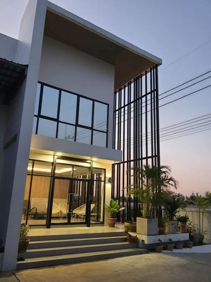 Turnkey Executive HQ - Commercial Estate with Warehouse รูปที่ 2