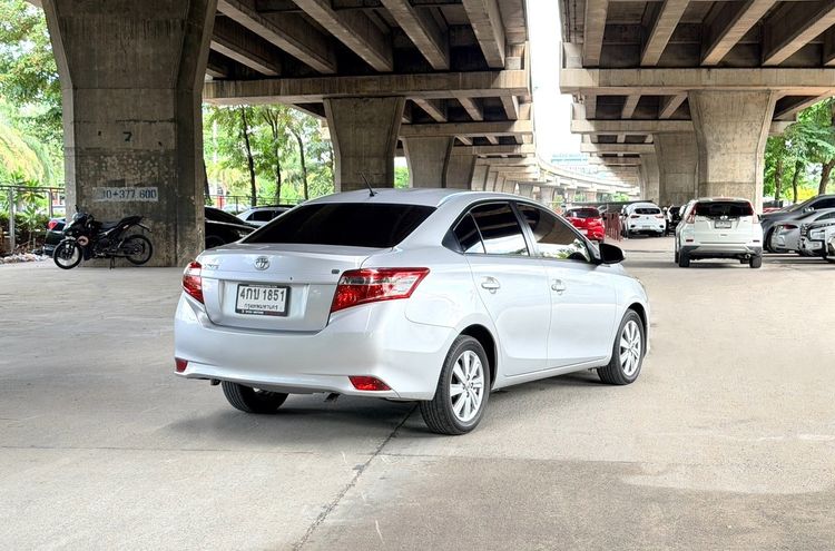 Toyota Vios 2015 1.5 E Sedan เบนซิน ไม่ติดแก๊ส เกียร์อัตโนมัติ เทา รูปที่ 2