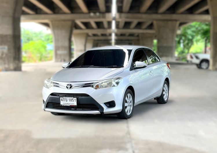 รถ Toyota Vios 1.5 E สี เทา