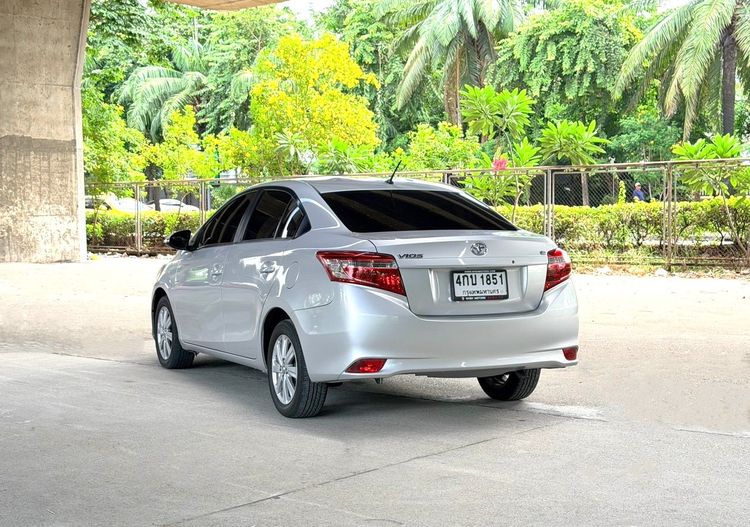 Toyota Vios 2015 1.5 E Sedan เบนซิน ไม่ติดแก๊ส เกียร์อัตโนมัติ เทา รูปที่ 4