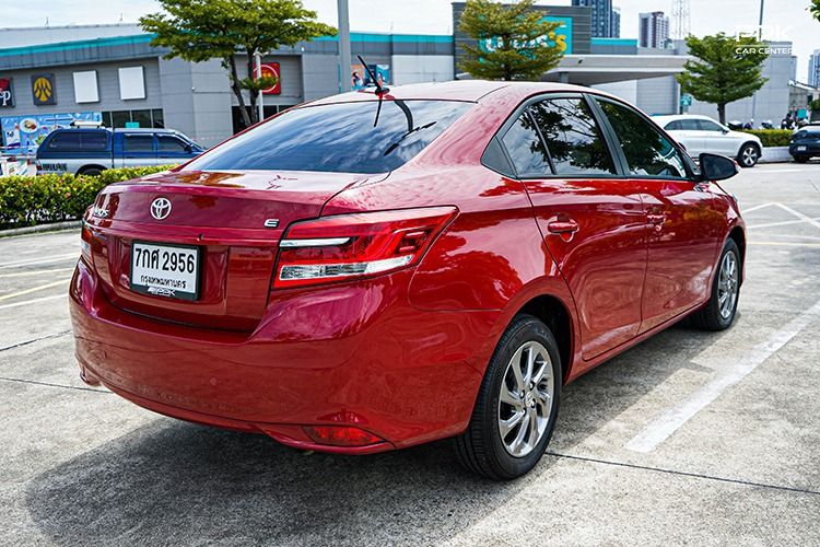 Toyota Vios 2017 1.5 E Sedan เบนซิน ไม่ติดแก๊ส เกียร์อัตโนมัติ แดง รูปที่ 4