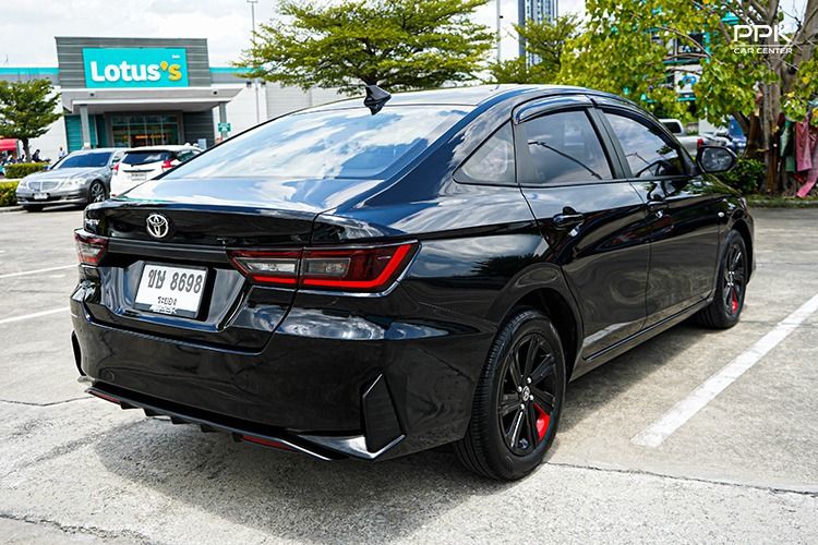 Toyota Yaris ATIV 2023 1.2 Sport Sedan เบนซิน ไม่ติดแก๊ส เกียร์อัตโนมัติ ดำ รูปที่ 4
