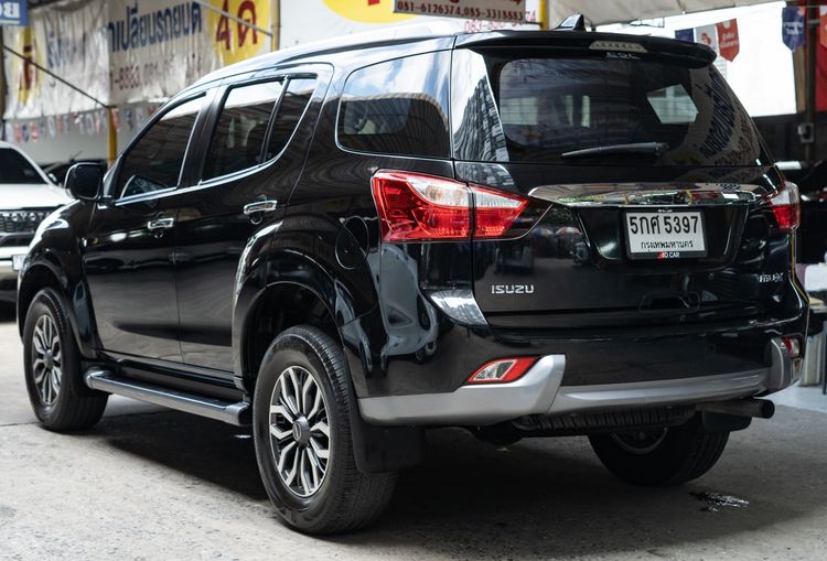 Isuzu MU-X 2017 3.0 Utility-car ดีเซล ไม่ติดแก๊ส เกียร์อัตโนมัติ ดำ รูปที่ 3