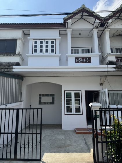 บ้านทาวน์เฮ้าส์ ซอยลำลูกกา 15 พื้นที่ 17.5 ตรว. 2 ห้องนอน 1 ห้องน้ำ