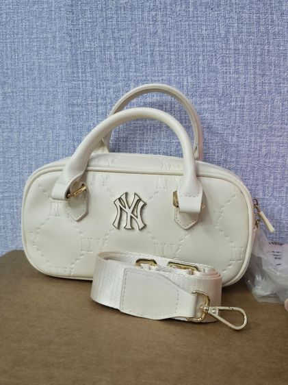 ​[มือ 1 ป้ายห้อย] กระเป๋า MLB NY Monogram Boston Bag สีครีม ของแท้ 100% (ซื้อมาผิดสี) ราคาต่อรองได้ 🥹
