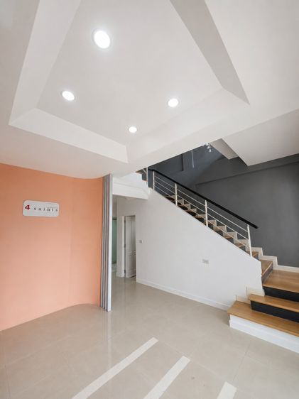 AP (Thailand) ไม่มี 2010 🏡 รีโนเวทใหม่ • ราคาเดิม สวยขึ้น พร้อมอยู่ได้ทันที 📍 บ้านกลางเมือง The Royal Monaco ศรีนครินทร์–พัฒนาการ รูปที่ 2