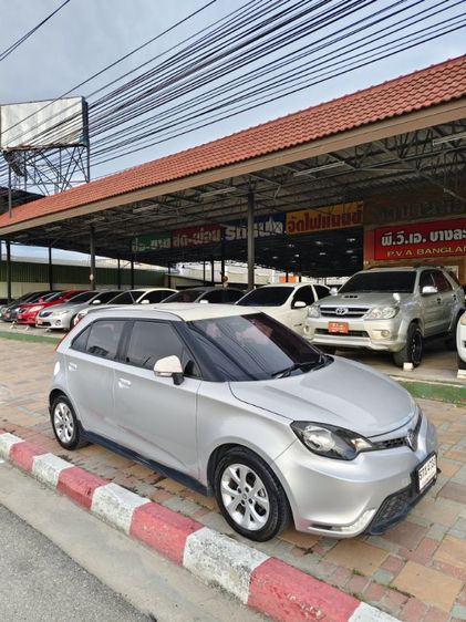 รถ MG MG3 1.5 X Limited สี บรอนซ์เงิน