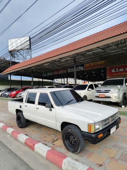 รถ Toyota Hilux Hero รุ่นย่อยอื่นๆ สี ขาว