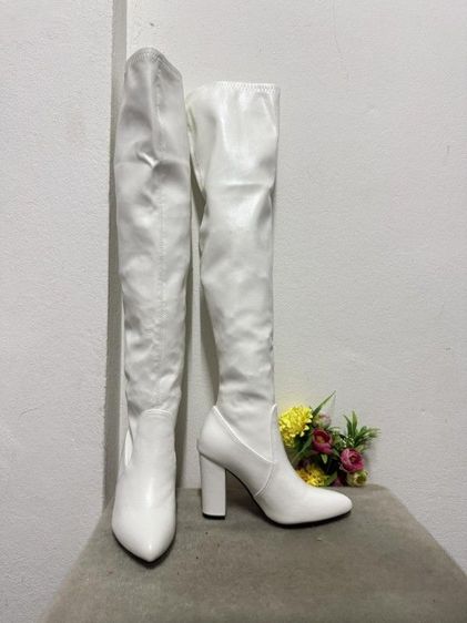 รองเท้าบูทยาวสีขาว ทรง over-the-knee ถุงเท้าแบบยืด (Stretch boots) รูปที่ 2