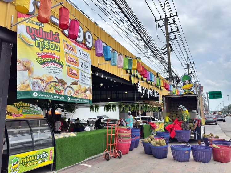 พื้นที่/ร้านขายสินค้า ปล่อยเช้ง ร้านขายของ-พื้นที่ ในพัทยาใต้ สุขุมวิทพัทยา 62 ติดถนน แยกไฟแดง คนผ่านเยอะ ห่างจากทะเล 3 กิโล