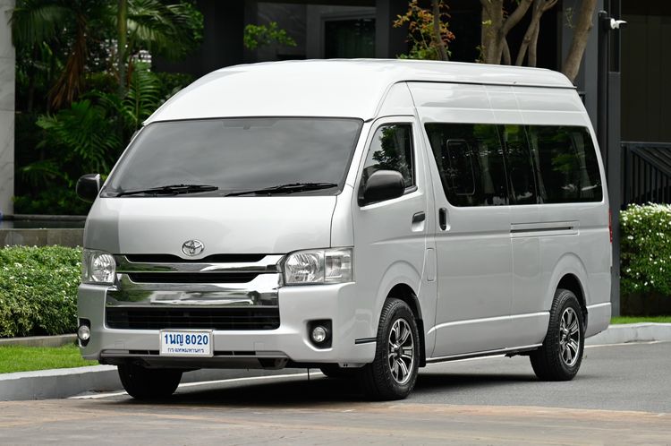 Toyota Commuter 2017 3.0 Van ดีเซล ไม่ติดแก๊ส เกียร์ธรรมดา บรอนซ์เงิน