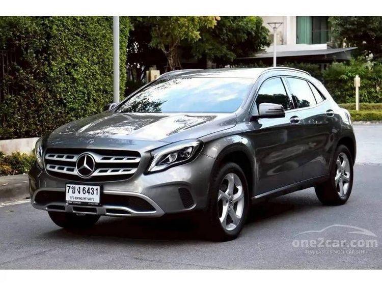 รถ Mercedes-Benz GLA-Class GLA200 สี เทา