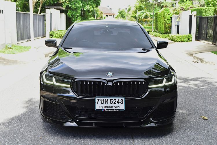 BMW Series 5 2022 520d Sedan ดีเซล ไม่ติดแก๊ส เกียร์อัตโนมัติ ดำ รูปที่ 2