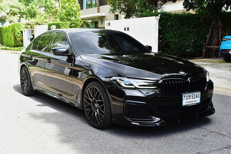 BMW Series 5 2022 520d Sedan ดีเซล ไม่ติดแก๊ส เกียร์อัตโนมัติ ดำ รูปที่ 3