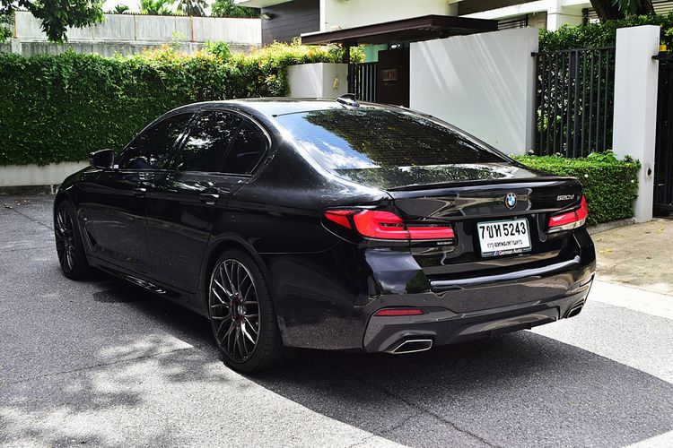 BMW Series 5 2022 520d Sedan ดีเซล ไม่ติดแก๊ส เกียร์อัตโนมัติ ดำ รูปที่ 4