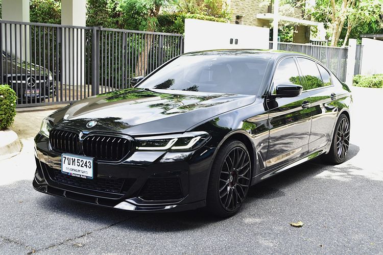 รถ BMW Series 5 520d สี ดำ