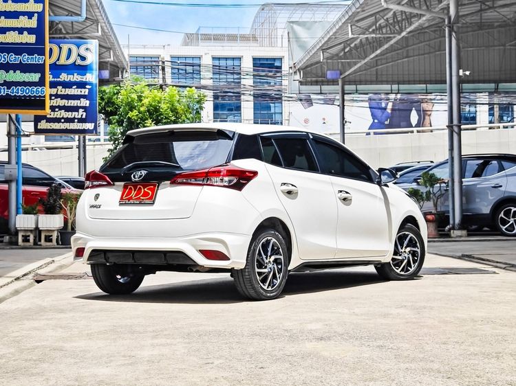 Toyota Yaris 2020 1.2 Sport Hatchback Sedan เบนซิน เกียร์อัตโนมัติ ขาว รูปที่ 2