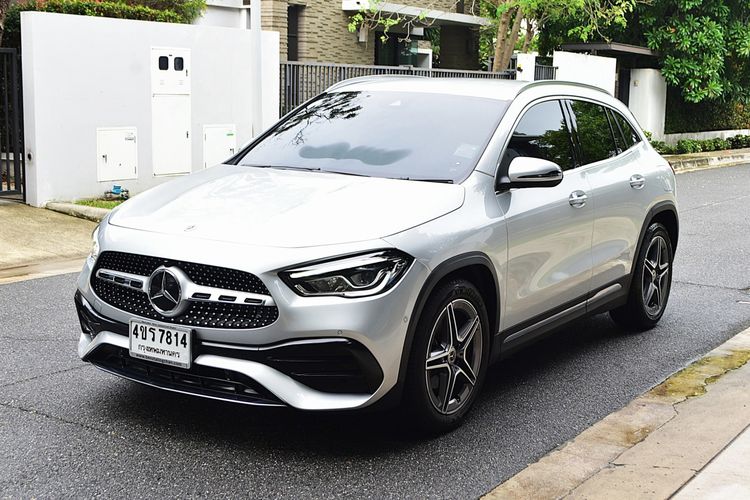 รถ Mercedes-Benz GLA-Class GLA200 สี เงิน