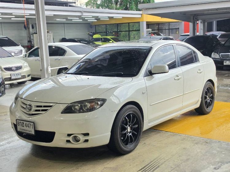 รถ Mazda Mazda3 2.0 R Sport สี ขาว