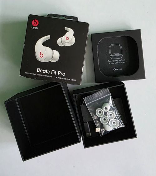​🎧 หูฟังไร้สายใส่ออกกำลังกายไม่เคยหลุด! Beats Fit Pro (Sage Gray) Chip H1 เชื่อมไว อุปกรณ์ครบกล่อง สภาพดีมาก เบสแน่น ตัดเสียงเงียบกริบ รูปที่ 10