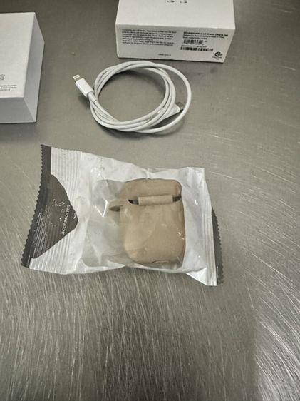 Apple AirPods รุ่นที่ 2 แบบไร้สาย รูปที่ 4