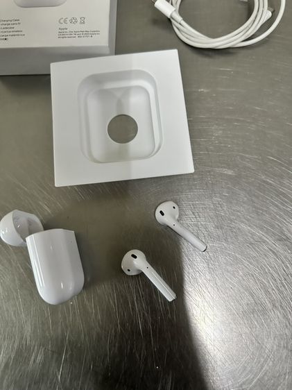 Apple AirPods รุ่นที่ 2 แบบไร้สาย