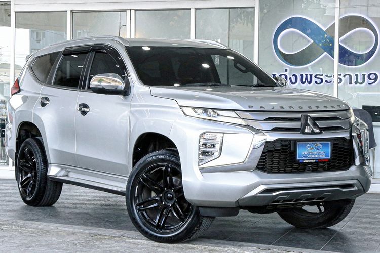 รถ Mitsubishi Pajero Sport 2.4 GT Plus สี บรอนซ์เงิน