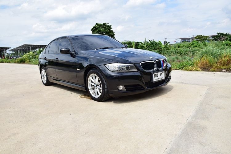 รถ BMW Series 3 318i สี ดำ