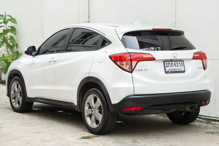 Honda HR-V 2015 1.8 E Utility-car เบนซิน ไม่ติดแก๊ส เกียร์อัตโนมัติ ขาว รูปที่ 2